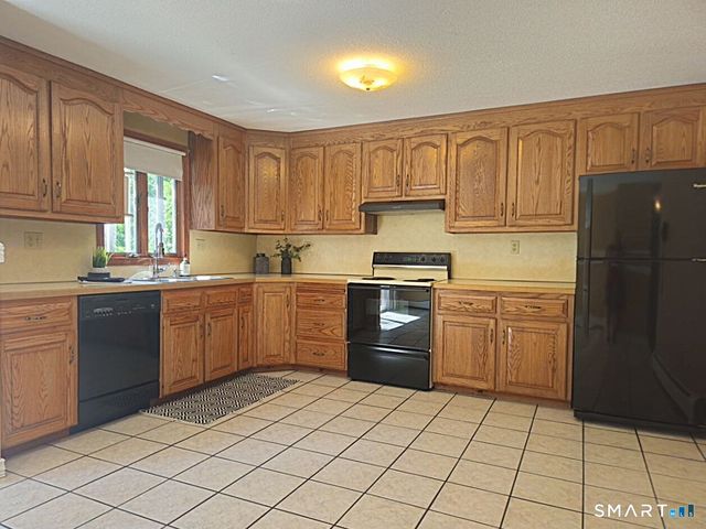 40 Old Waterbury Road, Plymouth, CT 06786