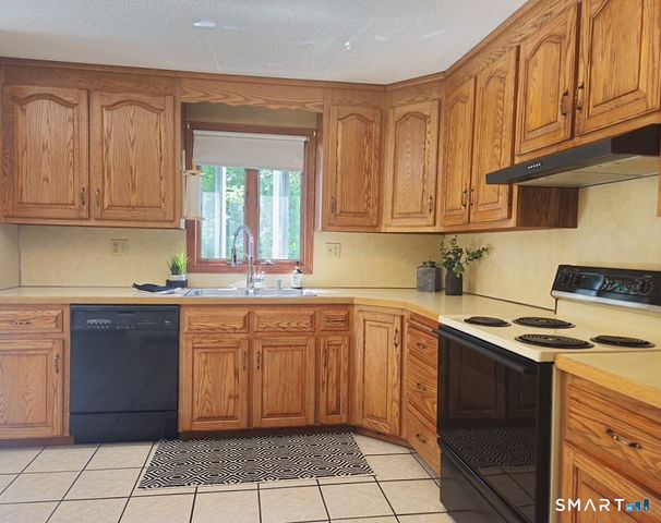 40 Old Waterbury Road, Plymouth, CT 06786