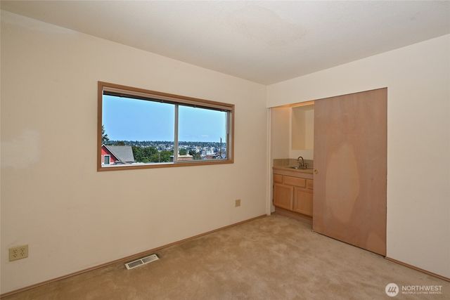 4407 30th Avenue W, Seattle, WA 98199