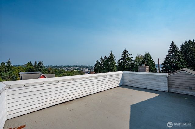 4407 30th Avenue W, Seattle, WA 98199