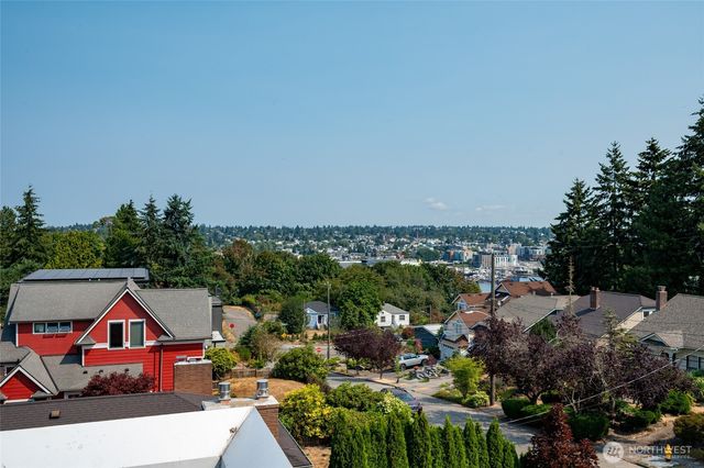 4407 30th Avenue W, Seattle, WA 98199