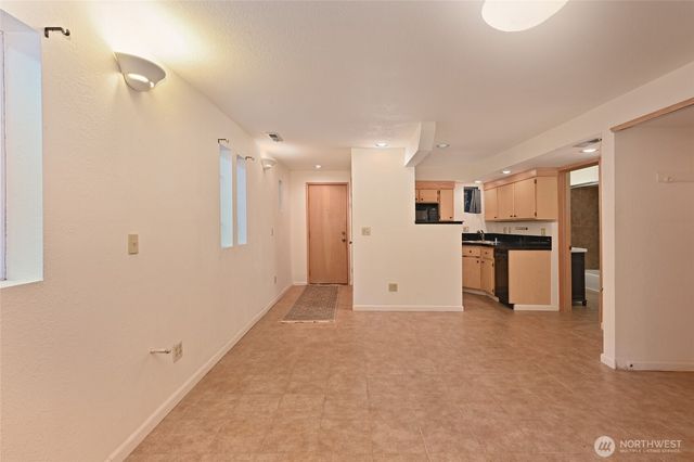 4407 30th Avenue W, Seattle, WA 98199
