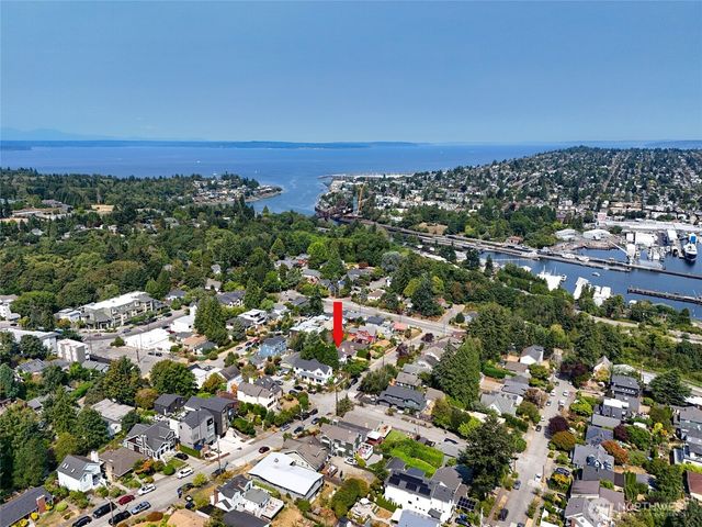 4407 30th Avenue W, Seattle, WA 98199