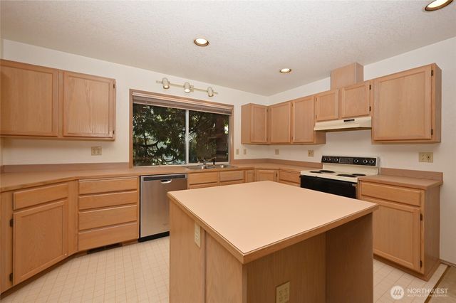 4407 30th Avenue W, Seattle, WA 98199
