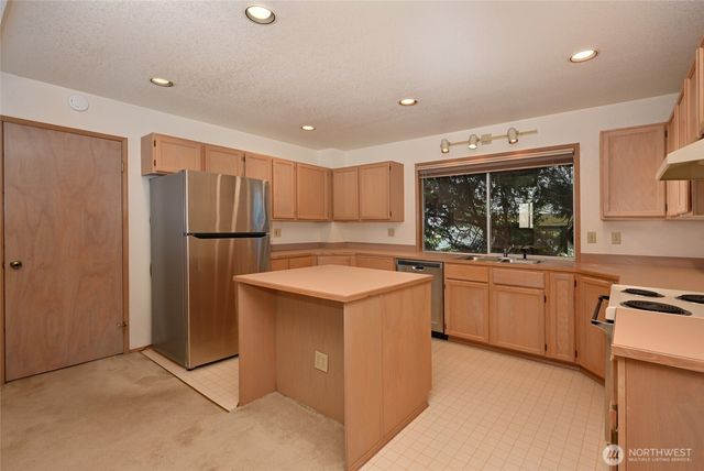 4407 30th Avenue W, Seattle, WA 98199