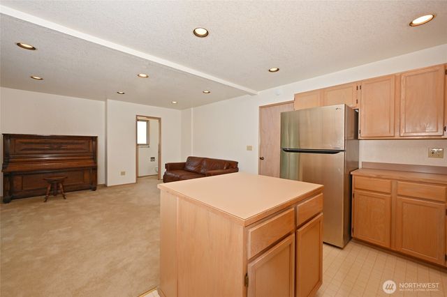 4407 30th Avenue W, Seattle, WA 98199