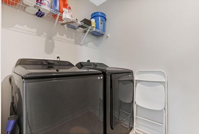 8521 Erie Loop, Canal Winchester, OH 43110