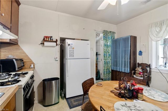 2010 Somerville DR, Hampton, VA 23663