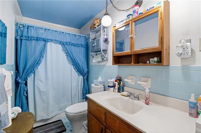 2010 Somerville DR, Hampton, VA 23663