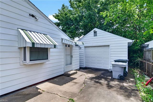 2010 Somerville DR, Hampton, VA 23663