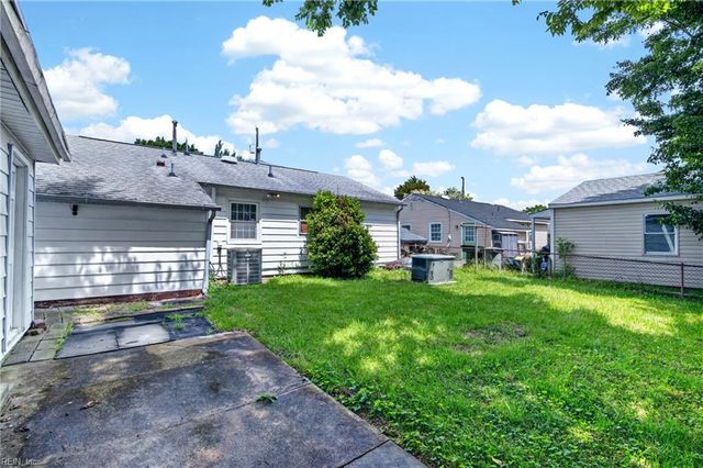 2010 Somerville DR, Hampton, VA 23663