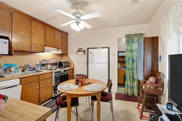 2010 Somerville DR, Hampton, VA 23663