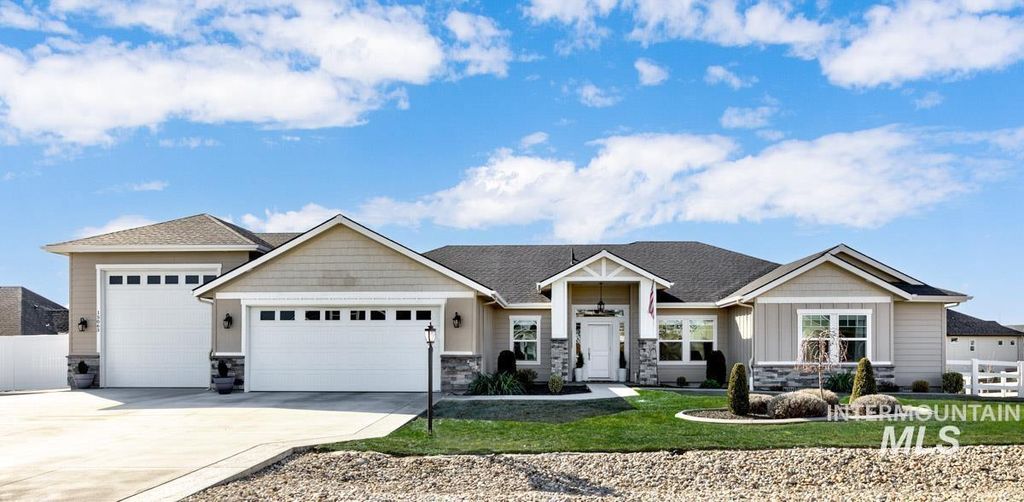 15063 Pinehurst Way, Caldwell, ID 83607