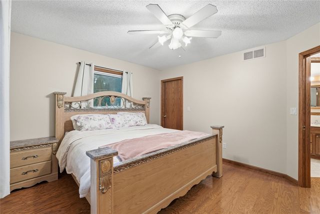 349 Aaron Court SW, Swisher, IA 52338