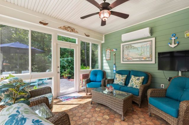 1977 Oxford St., Myrtle Beach, SC 29577