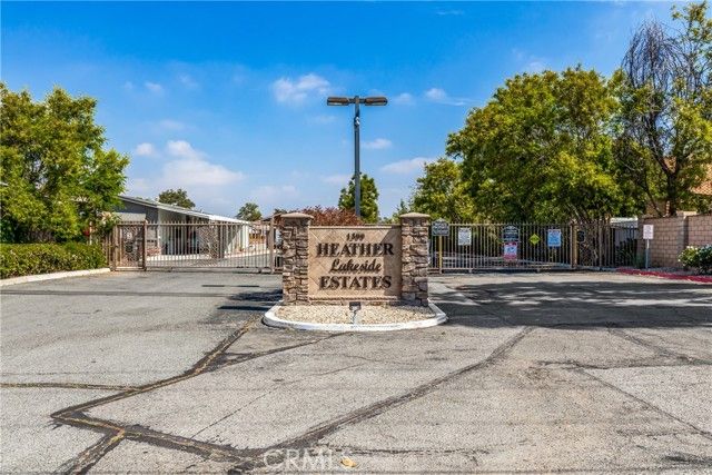 1300 W Menlo Avenue 215, Hemet, CA 92543