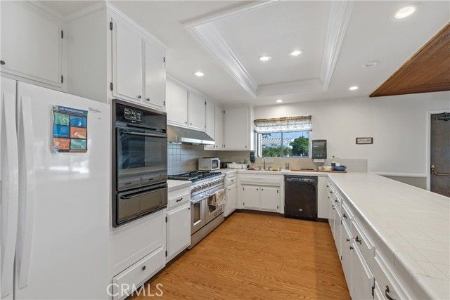 1300 W Menlo Avenue 215, Hemet, CA 92543