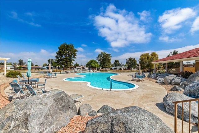 1300 W Menlo Avenue 215, Hemet, CA 92543