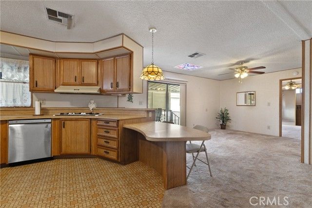 1300 W Menlo Avenue 215, Hemet, CA 92543