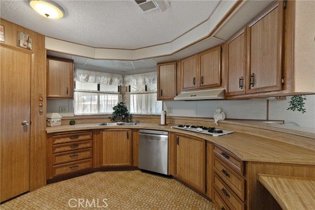 1300 W Menlo Avenue 215, Hemet, CA 92543