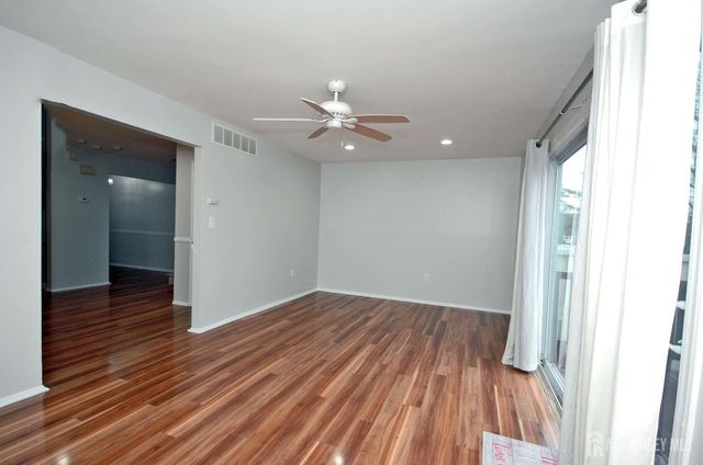 4 White Oaks Drive, Sayreville, NJ 08872