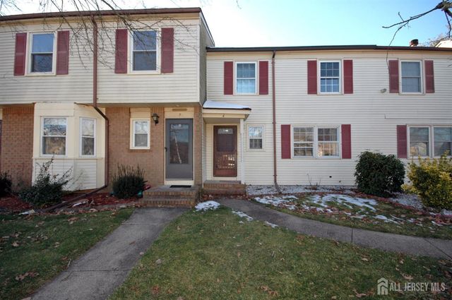 4 White Oaks Drive, Sayreville, NJ 08872