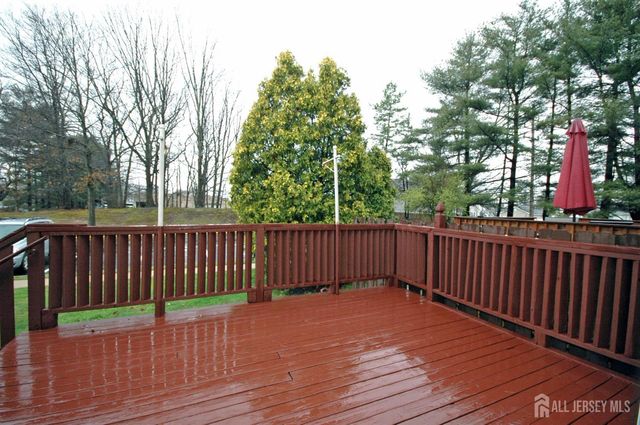 4 White Oaks Drive, Sayreville, NJ 08872