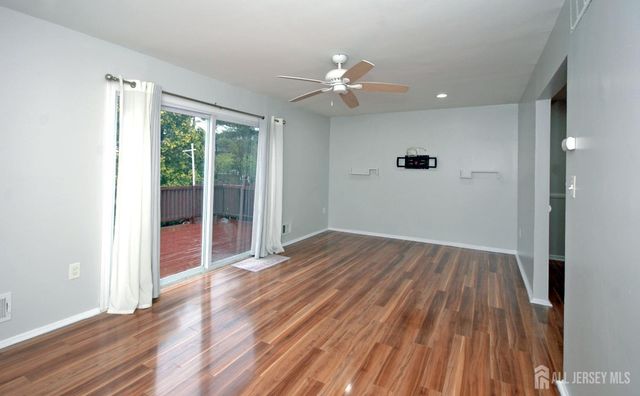 4 White Oaks Drive, Sayreville, NJ 08872