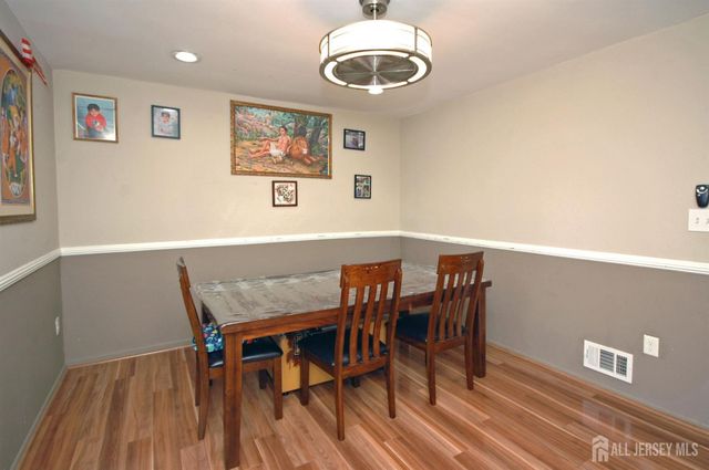 4 White Oaks Drive, Sayreville, NJ 08872