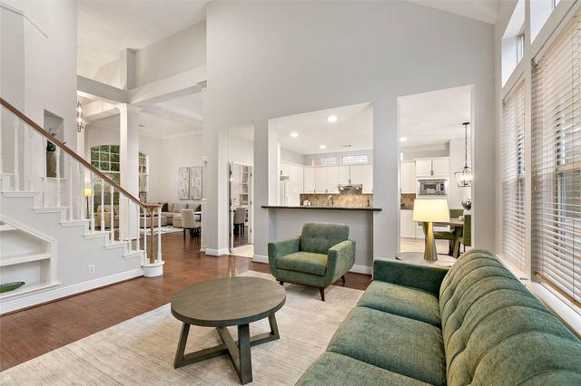 35 Larks Aire Place, The Woodlands, TX 77381
