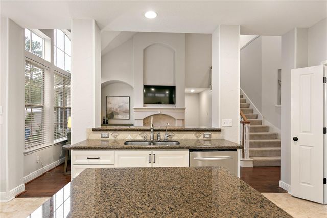 35 Larks Aire Place, The Woodlands, TX 77381