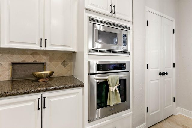 35 Larks Aire Place, The Woodlands, TX 77381