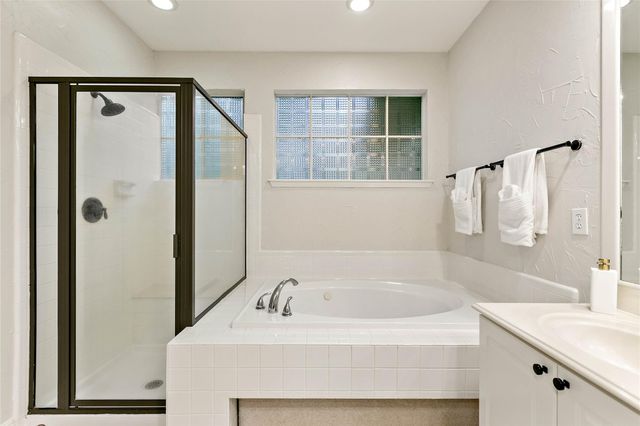 35 Larks Aire Place, The Woodlands, TX 77381