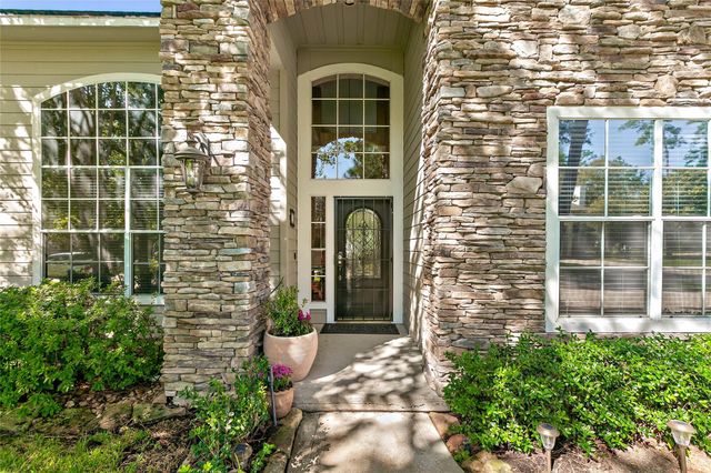 35 Larks Aire Place, The Woodlands, TX 77381
