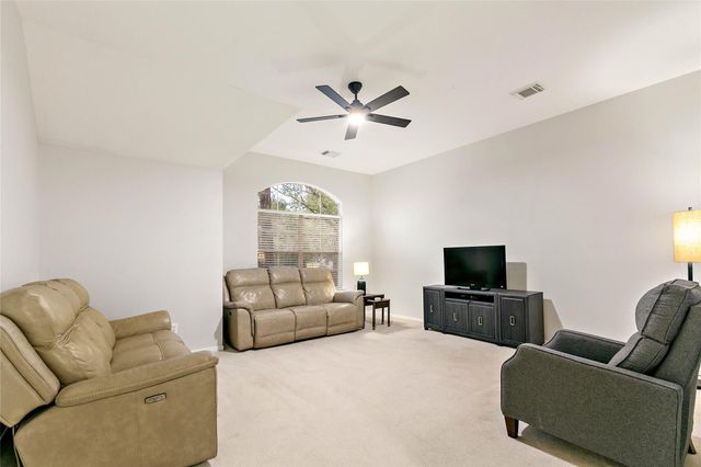 35 Larks Aire Place, The Woodlands, TX 77381