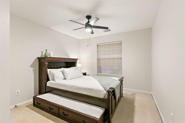 35 Larks Aire Place, The Woodlands, TX 77381