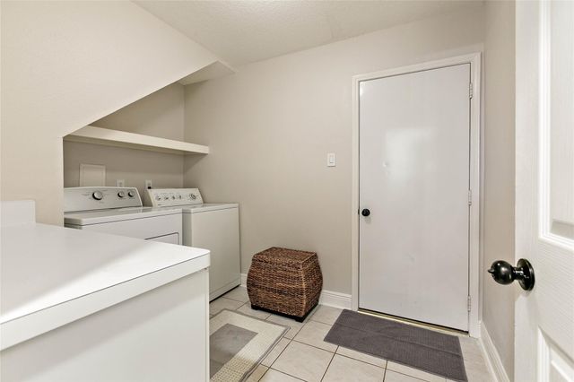 35 Larks Aire Place, The Woodlands, TX 77381
