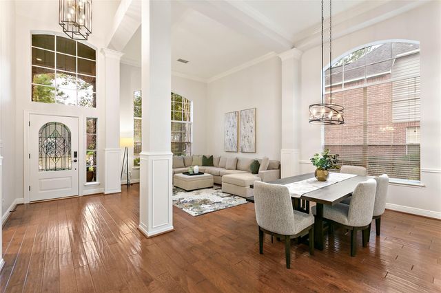 35 Larks Aire Place, The Woodlands, TX 77381