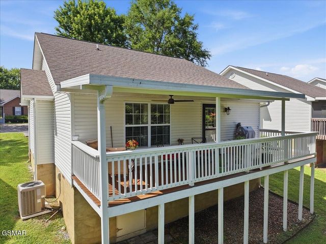 1523 Mayberry Lane, Sevierville, TN 37862