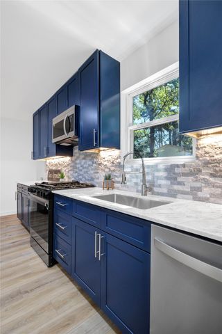 813 Clover Park Drive, Arlington, TX 76013
