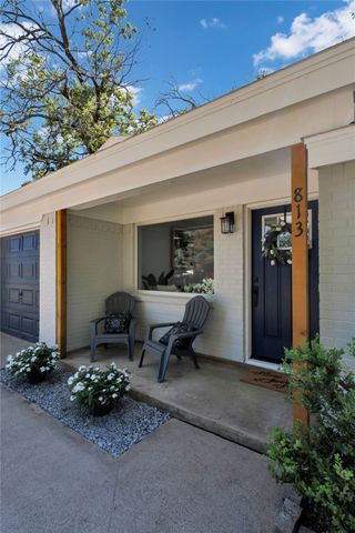 813 Clover Park Drive, Arlington, TX 76013