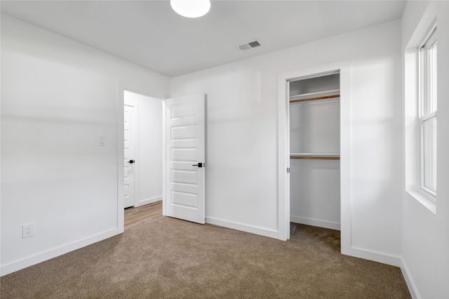 813 Clover Park Drive, Arlington, TX 76013