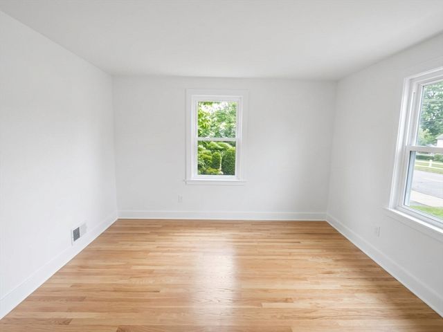 22 Hanson Ave, Walpole, MA 02081