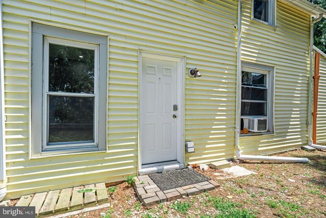 73 W CHESTNUT AVE, Vineland, NJ 08360