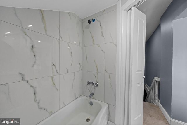 73 W CHESTNUT AVE, Vineland, NJ 08360