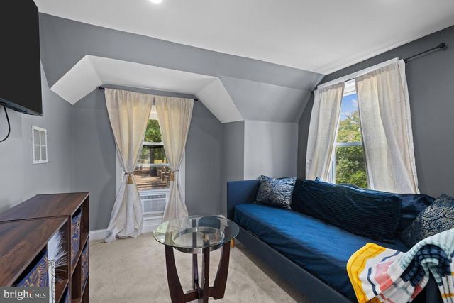 73 W CHESTNUT AVE, Vineland, NJ 08360