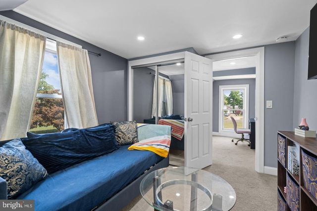 73 W CHESTNUT AVE, Vineland, NJ 08360