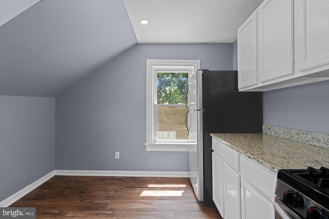 73 W CHESTNUT AVE, Vineland, NJ 08360