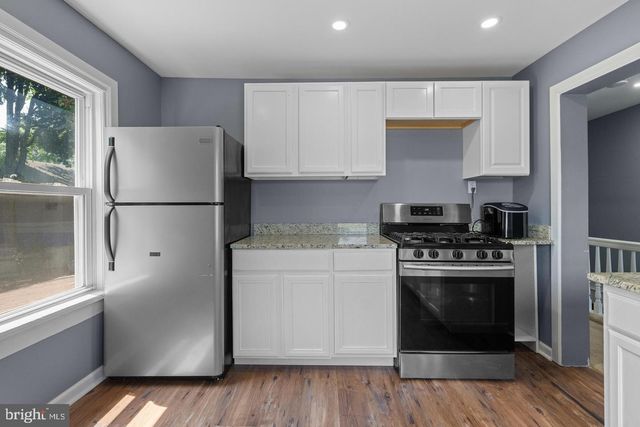 73 W CHESTNUT AVE, Vineland, NJ 08360