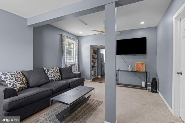 73 W CHESTNUT AVE, Vineland, NJ 08360